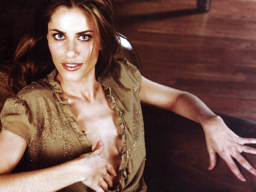 Amanda Peet Nude Pics